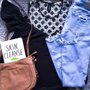 🌹DEMOCRACY COLD SHOULDER🌹